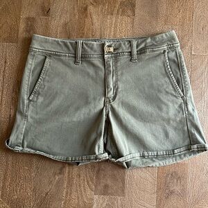 ✨EUC✨ AMERICAN EAGLE SUPER STRETCH X MIDI SHORTS in OLIVE SZ 4